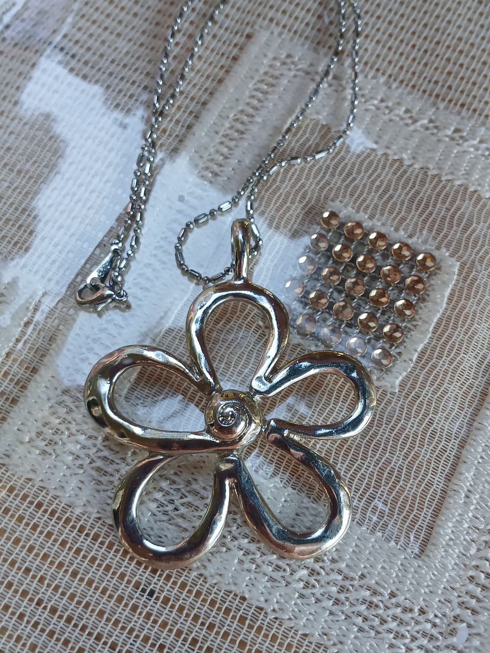 Silver Flower Pendant Chain Necklace - Women Jewelry